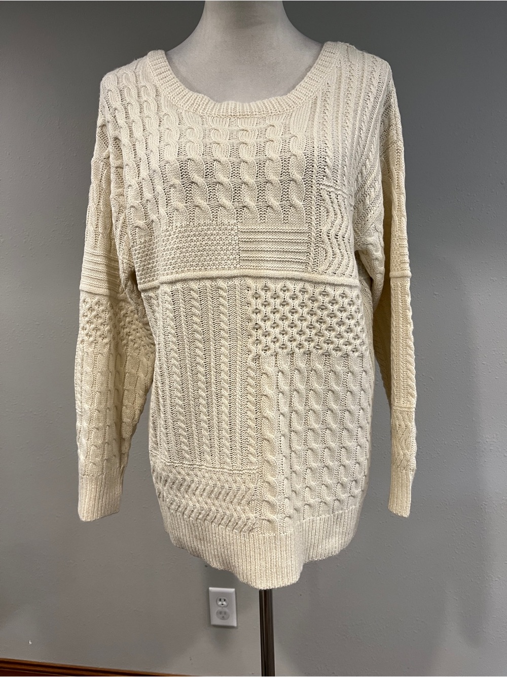 Cozy Co Classic Cream Cable Knit oversized Sweater‎ size large